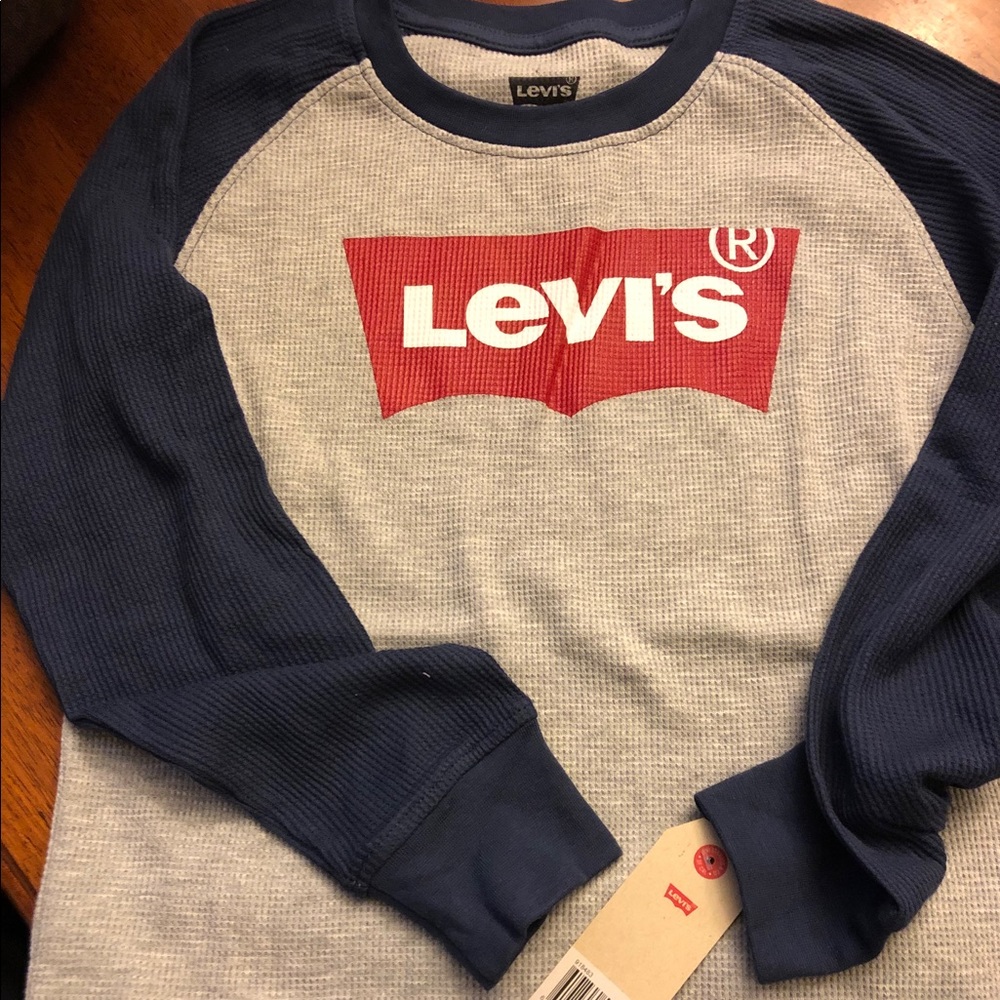 ⬇️REDUCED💥💥 Levi shirt